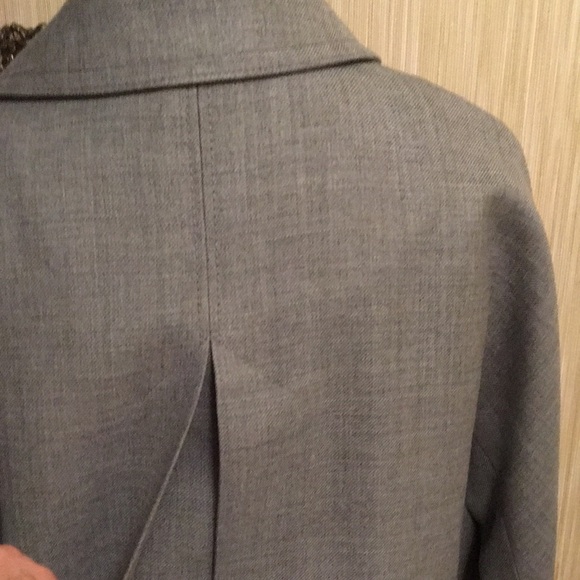 Spring/fall time jacket. Beautiful. - Picture 6 of 14